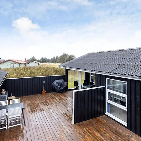 Pertti - 400m From The Sea By Interhome