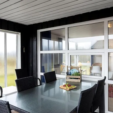Pertti - 400m From The Sea By Interhome Feriehus